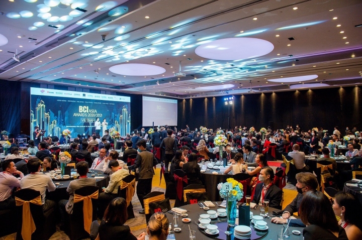 Tiệc trao giải BCI Asia Awards 2020/2021 được tổ chức trang trọng tại khách sạn Sheraton Saigon, quy tụ nhiều doanh nghiệp hoạt động trong lĩnh vực phát triển bất động sản và kiến trúc.