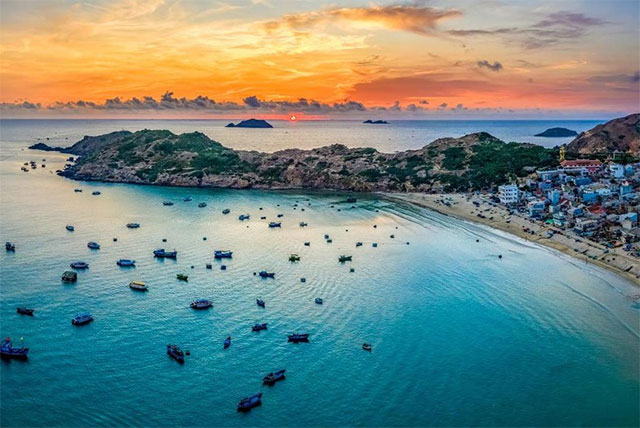 Đường bờ biển Nhơn Hội hoàng sơ và xinh đẹp